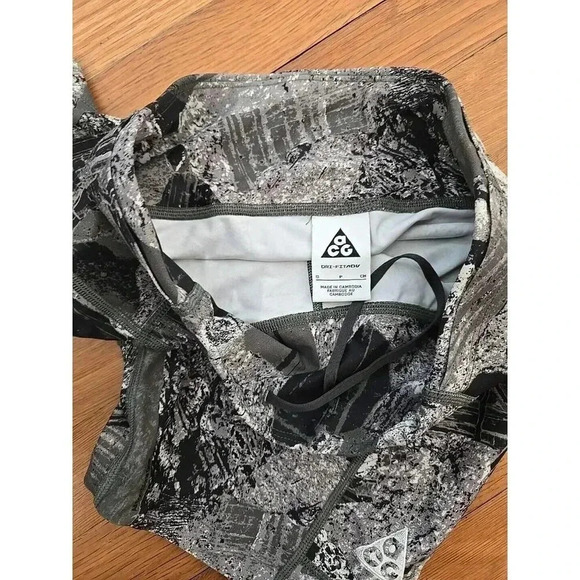 Nike NRG ACG Advanced Crater Lookout Women's Shorts Size S - Picture 5 of 5